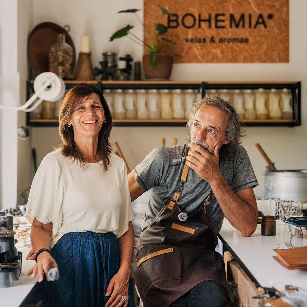 Diego y Andy fundadores de Bohemia Velas y Aromas